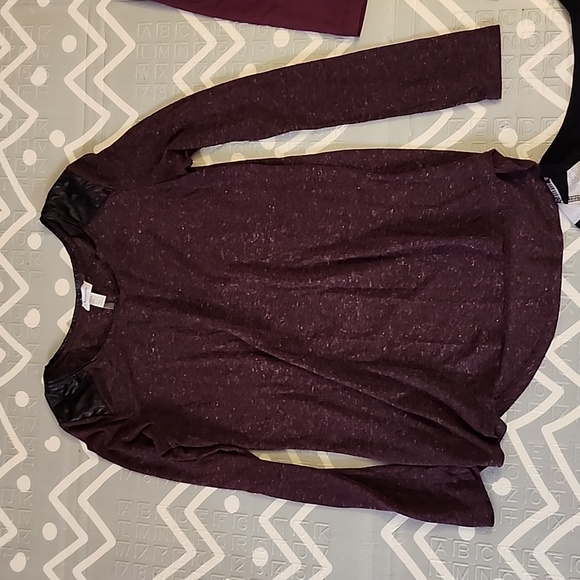 XS Long Sleeves - Picture 2 of 7